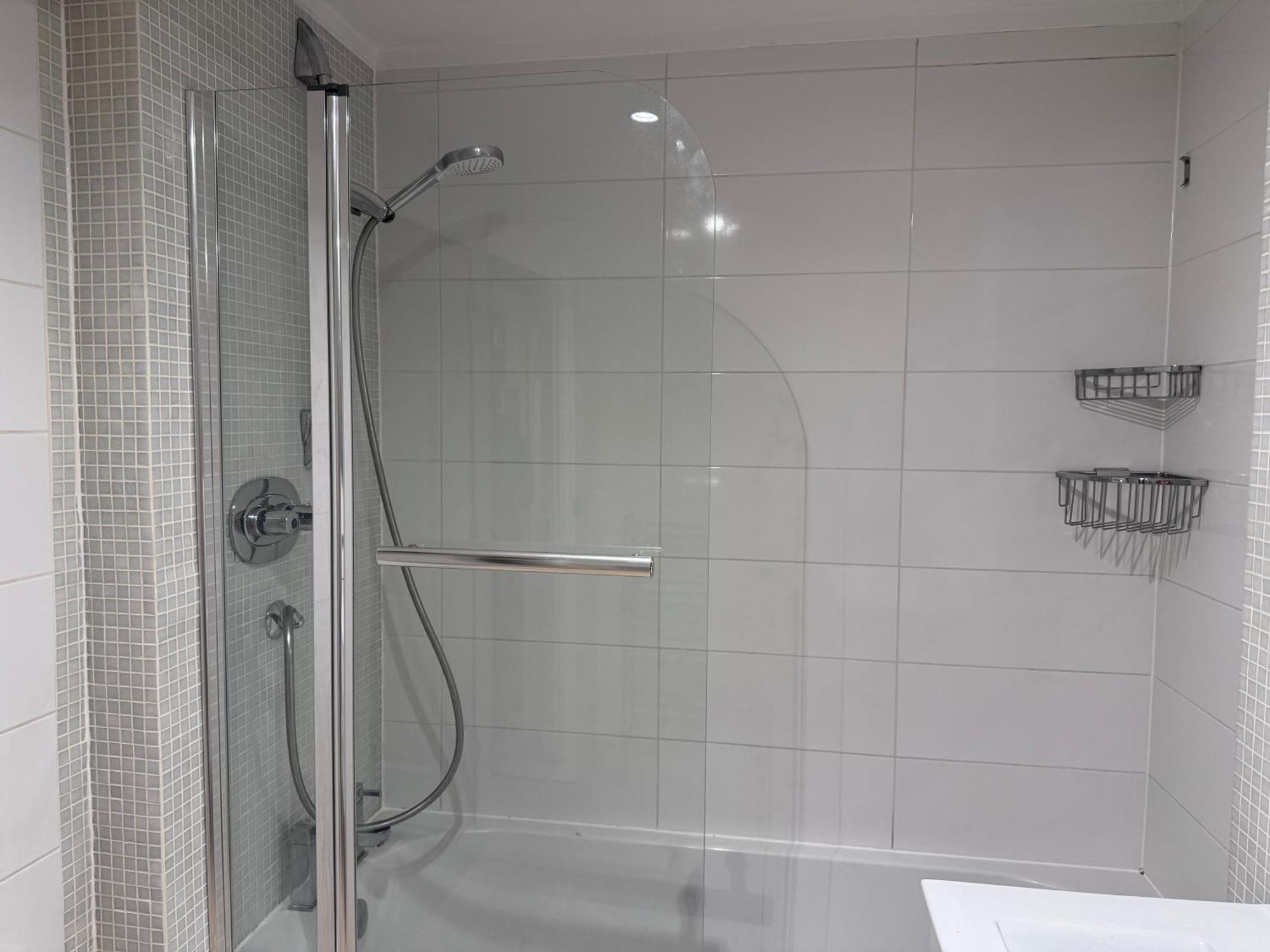 Hogwarts Apartment Abbots Langley Εξωτερικό φωτογραφία